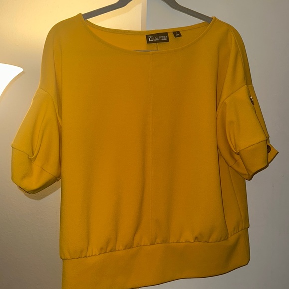 NY&CO 7th Avenue top - Picture 1 of 5